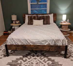 Queen Size Vintage Style Metal Bed Frame with Wooden Headboard
