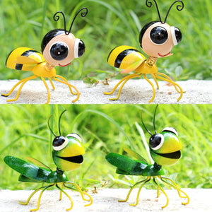 Set of 4 Metal Yard Art Garden Decor Cute Grasshopper & Bee Lawn Ornament Backyard Decorations