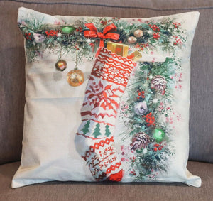 Set of 4 Christmas Holliday Decorations Pillow Covers 18''x18''