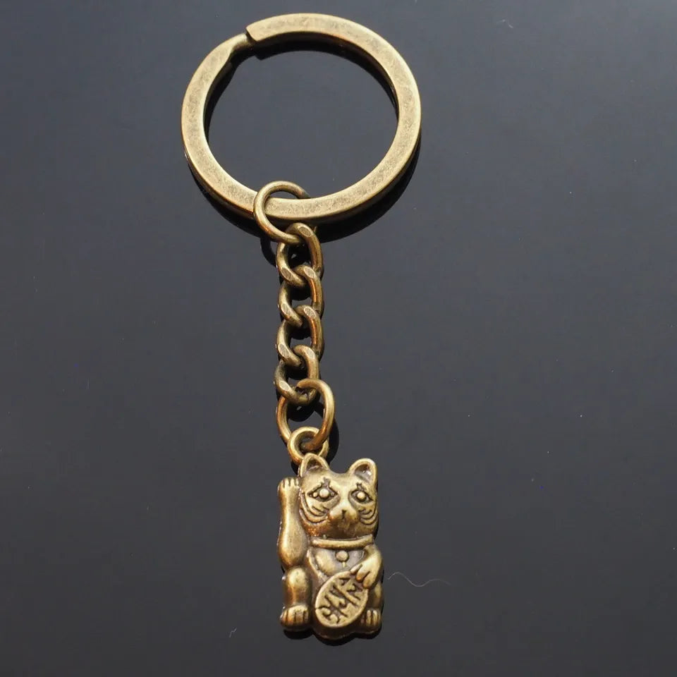 Lucky Cat Good Luck Japanese Chinese Bronze Maneki-neko Keychain Gift Key Chain
