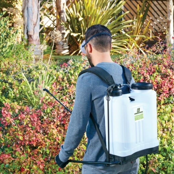 Brand New | 4 Gallon Backpack Pesticide/Fertilizer Garden Sprayer With 4 Nozzles Greenwood Spray
