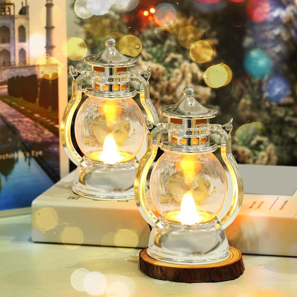💡💡 2-Pack Christmas Decorative Lanterns with Flickering LED Light