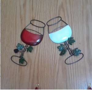 Pack of 2 Vintage Red & White Glasses Metal Decoration for Home Kitchen w/ Hanging Hooks