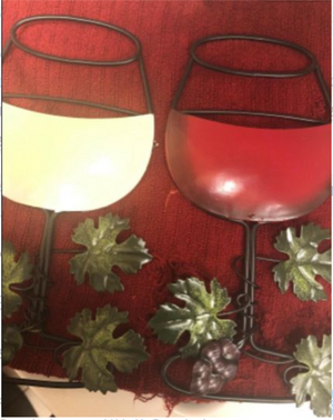 Pack of 2 Vintage Red & White Glasses Metal Decoration for Home Kitchen w/ Hanging Hooks