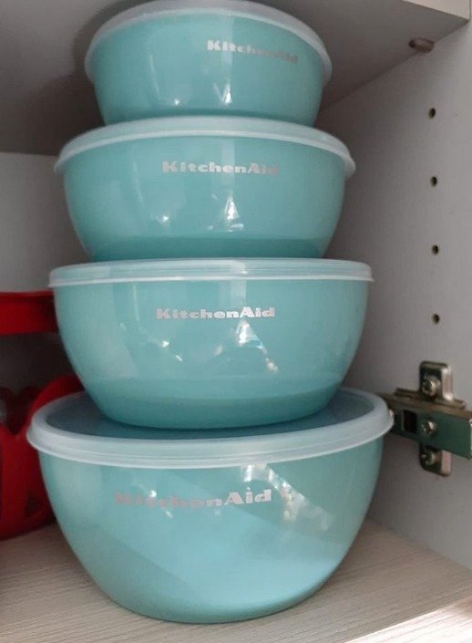 KitchenAid Plastic Pinch Bowls with Lids Set Of 4